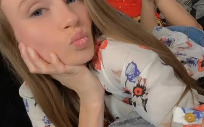 Avatar of BeckyBookToes