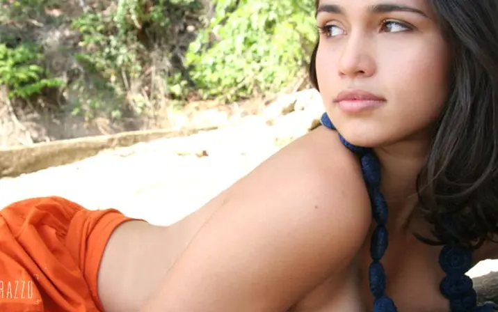 Avatar of Nanda Costa