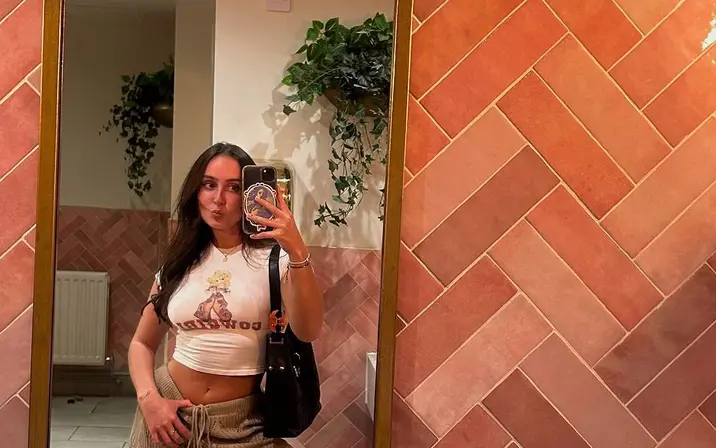 Chlo