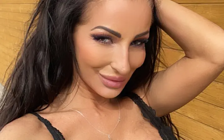 Avatar of VALENTINA SIERRA | SierraFemmeFatale
