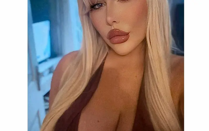 Avatar of simone_secrets/simone peta/simone gundy