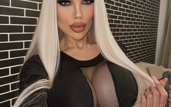 Avatar of Shayblonde