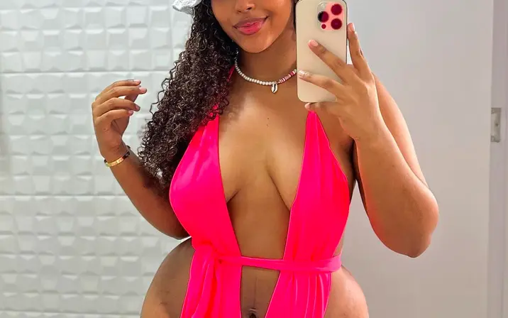 Avatar of Thick baddie @majovergarag_