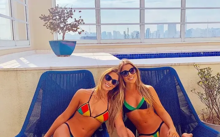 Avatar of Bia &amp; Branca Feres | biaebrancaferes | Gêmeas do Nado Sincronizado