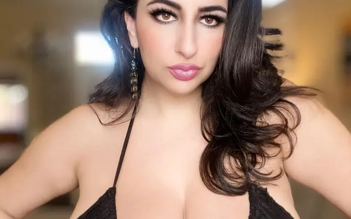 Avatar of ARZU | Arikittee | (Thicc Persian/Iranian)