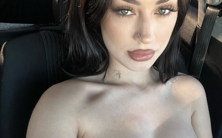 Avatar of sarahfucknsaxah