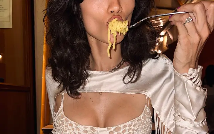 Avatar of Kelly Gale / kellybellyboom
