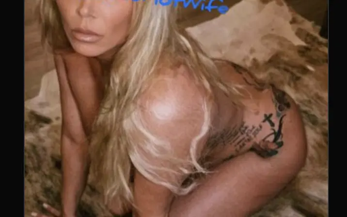 Avatar of BldniBluHotWife