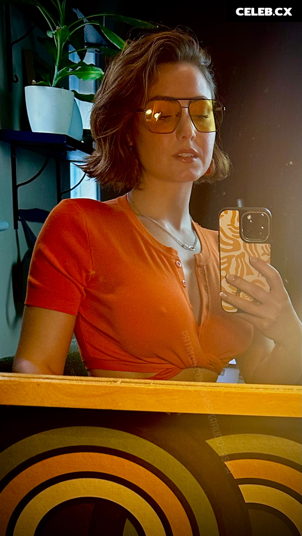 WhisperAudios ASMR Image 8235819