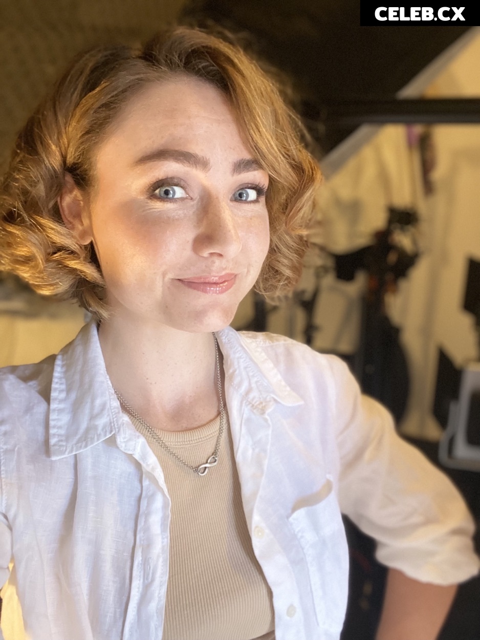 WhisperAudios ASMR Image 8229812