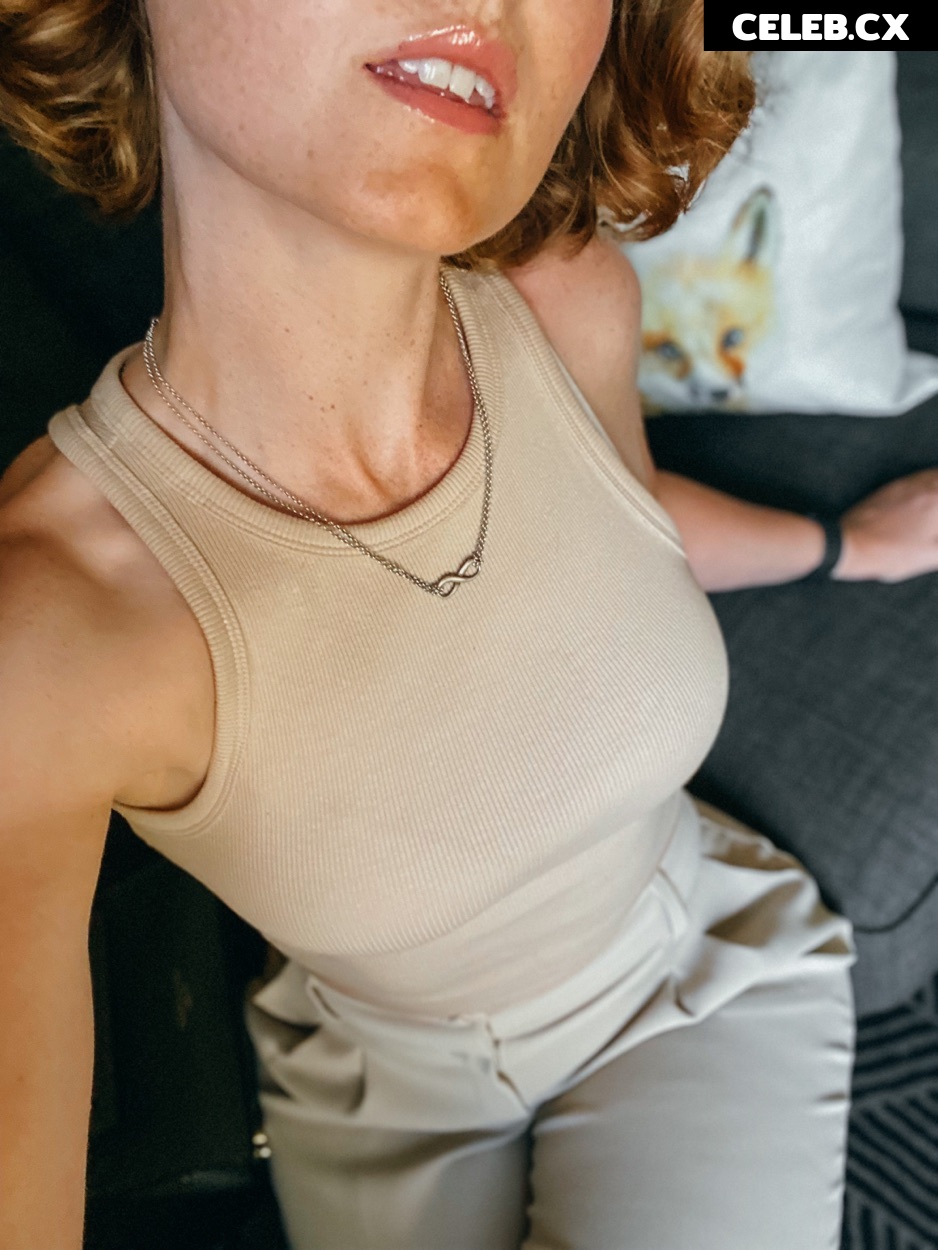 WhisperAudios ASMR Image 8229808