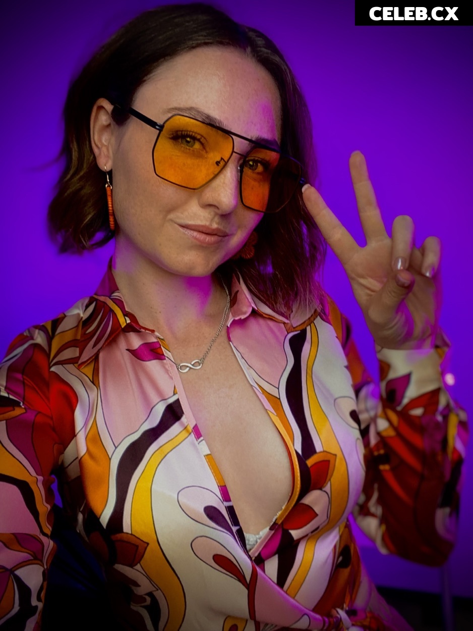 WhisperAudios ASMR Image 8229792