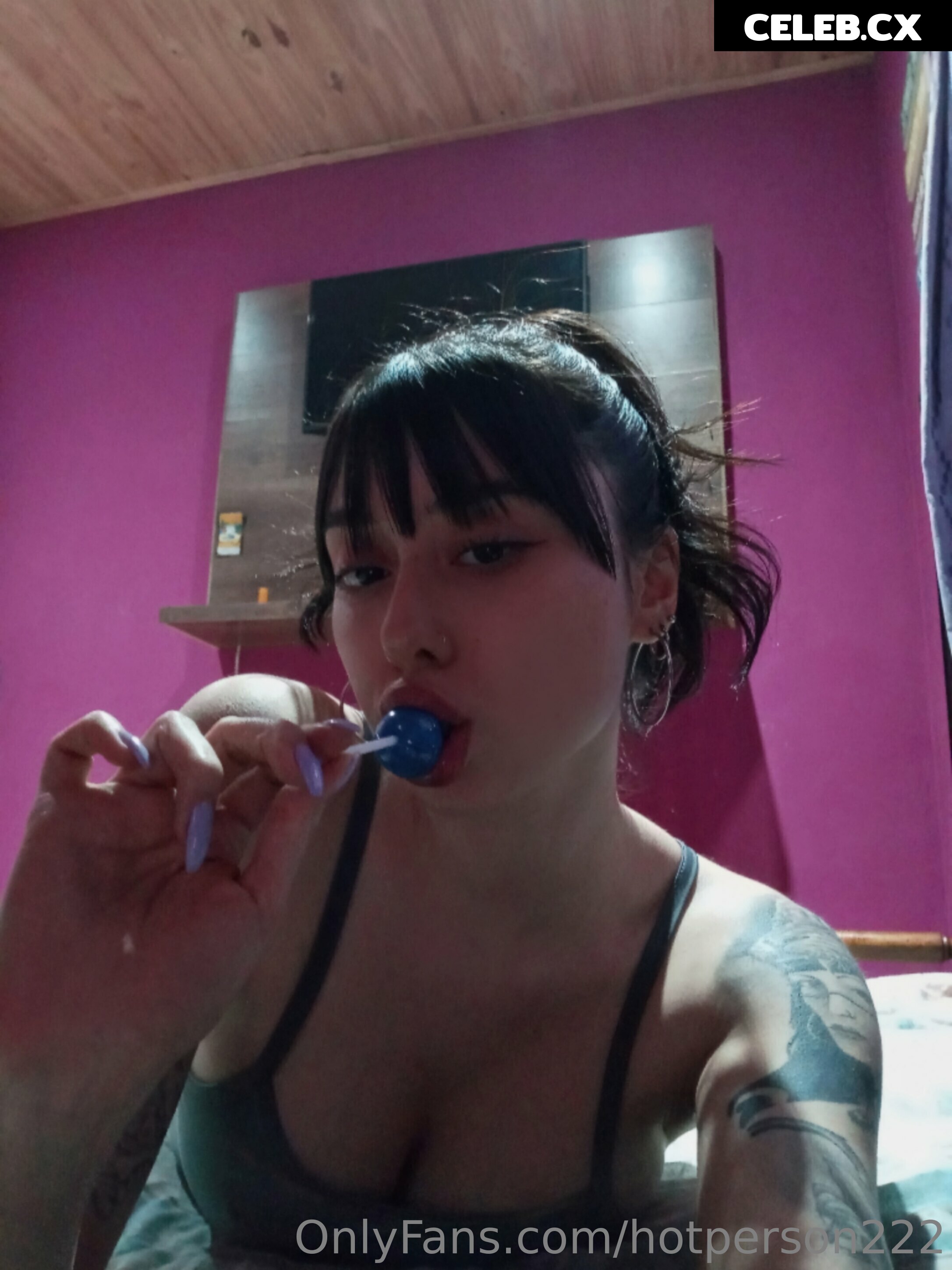 Hotperson222 / Jasmine Image 8039816