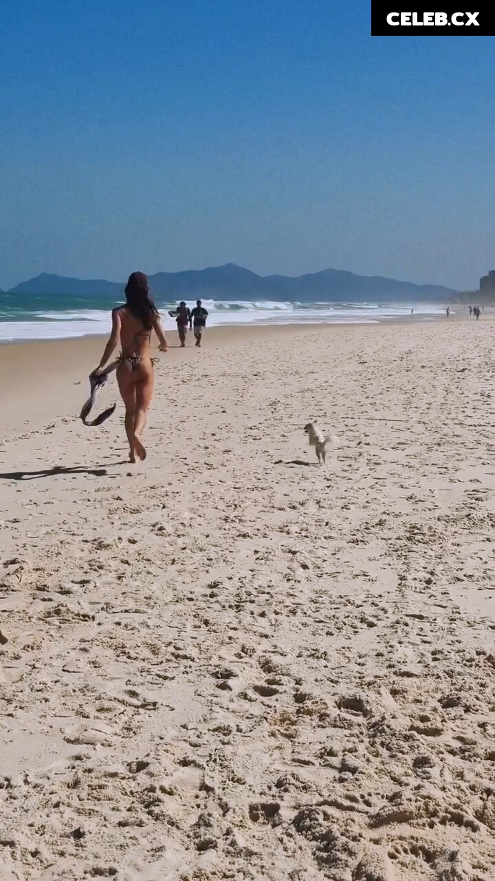 Vitória Strada Image 11238613