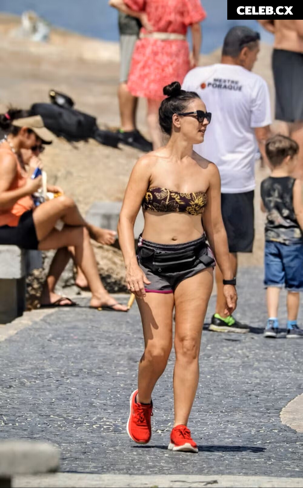 Adriana Birolli Image 11238643
