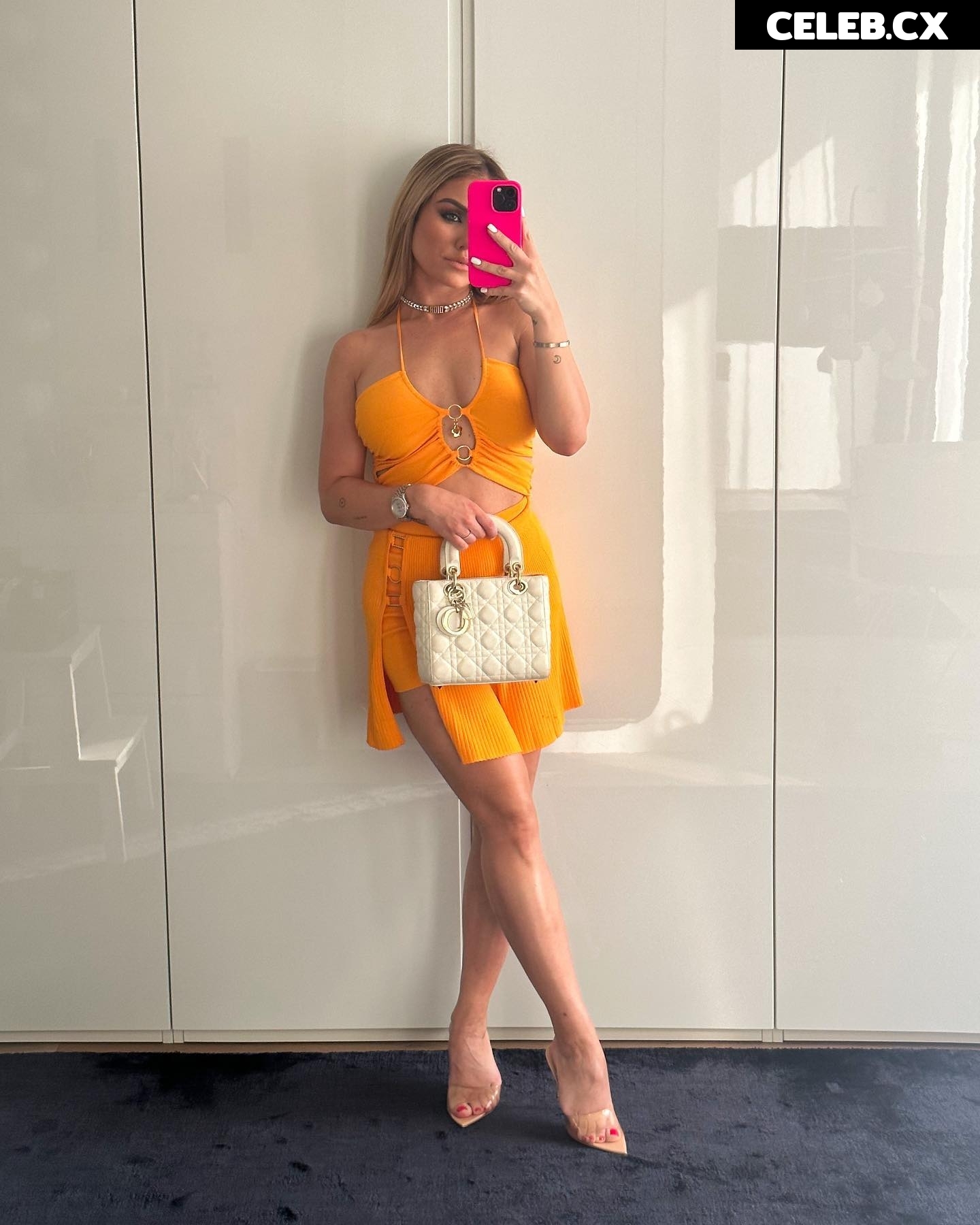 Kim Gloss Image 1758217