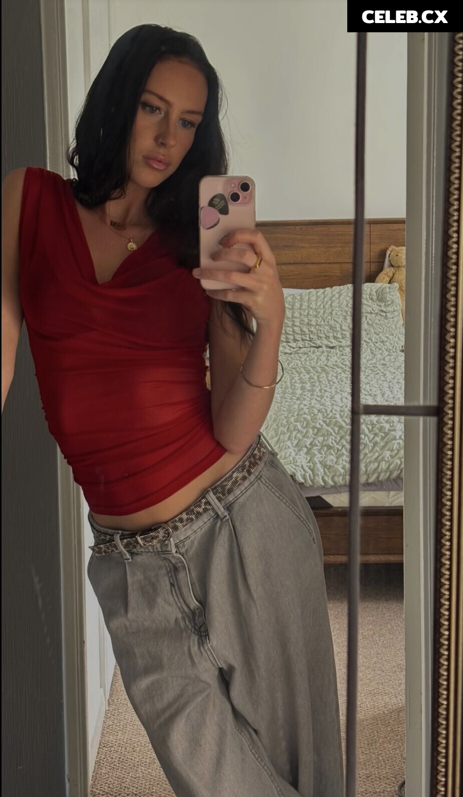 @oliviarcox Image 10696606