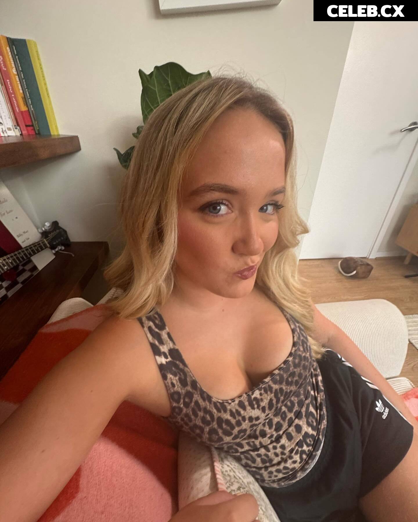 Maisie Peters Image 10696019
