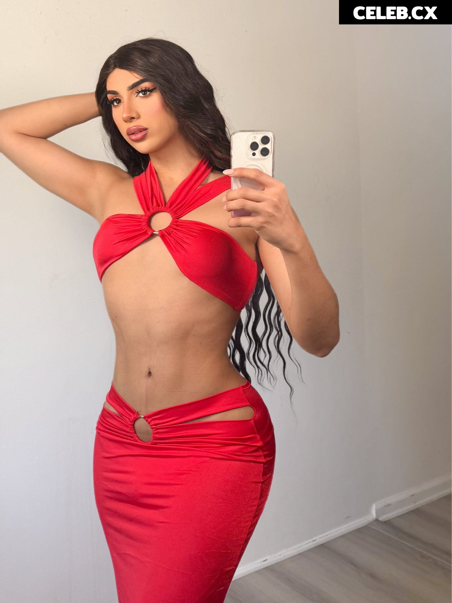 Alex Fox Image 10699917