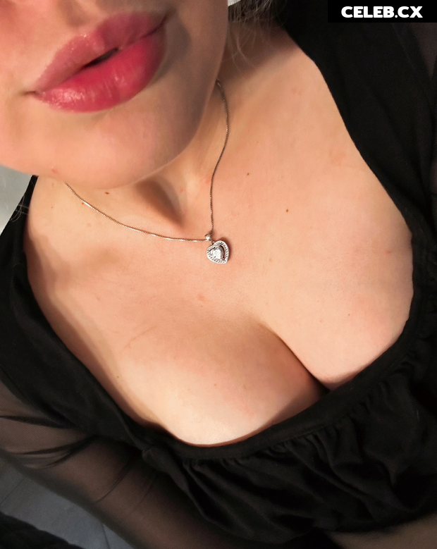 ASMR Janina Image 1035281