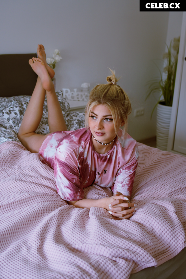 ASMR Janina Image 1032412