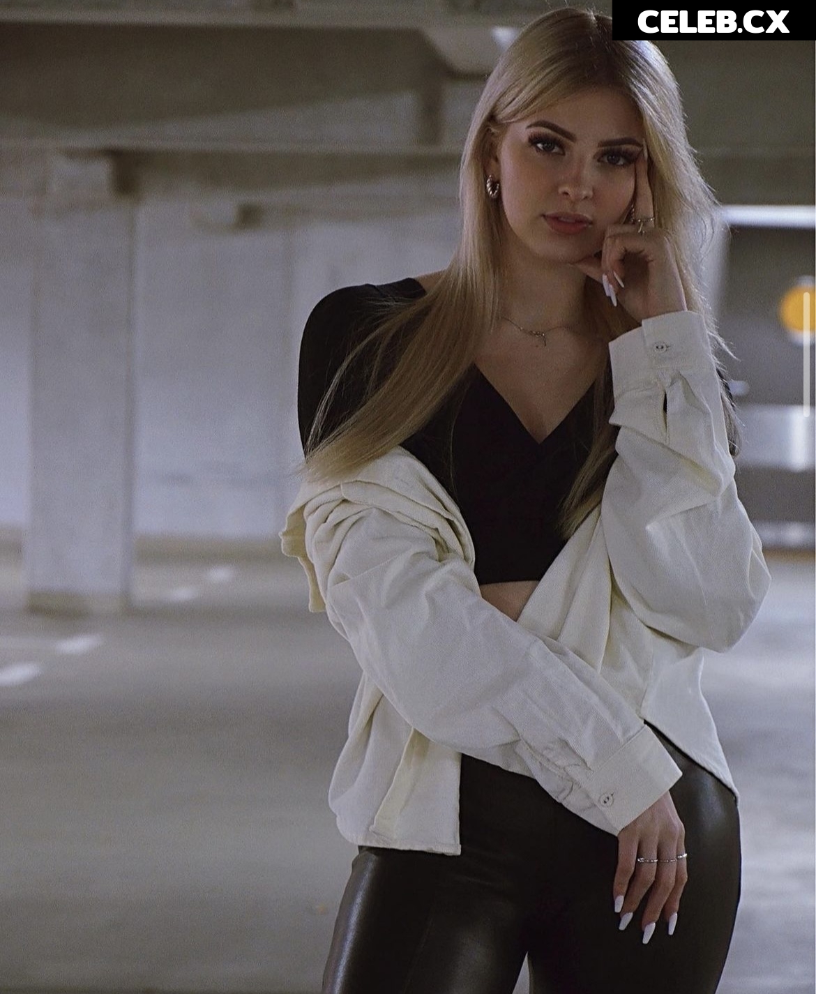 ASMR Janina Image 1023110