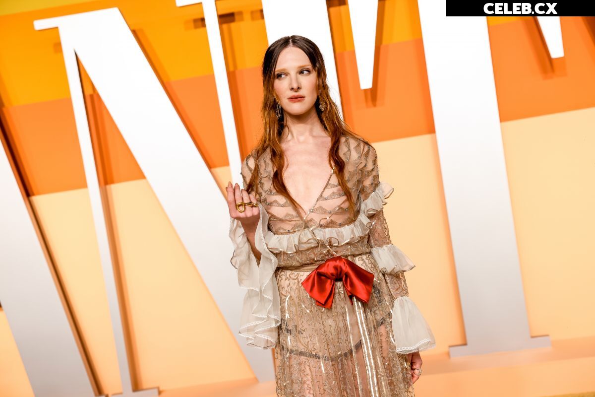 Hari Nef Image 10097544