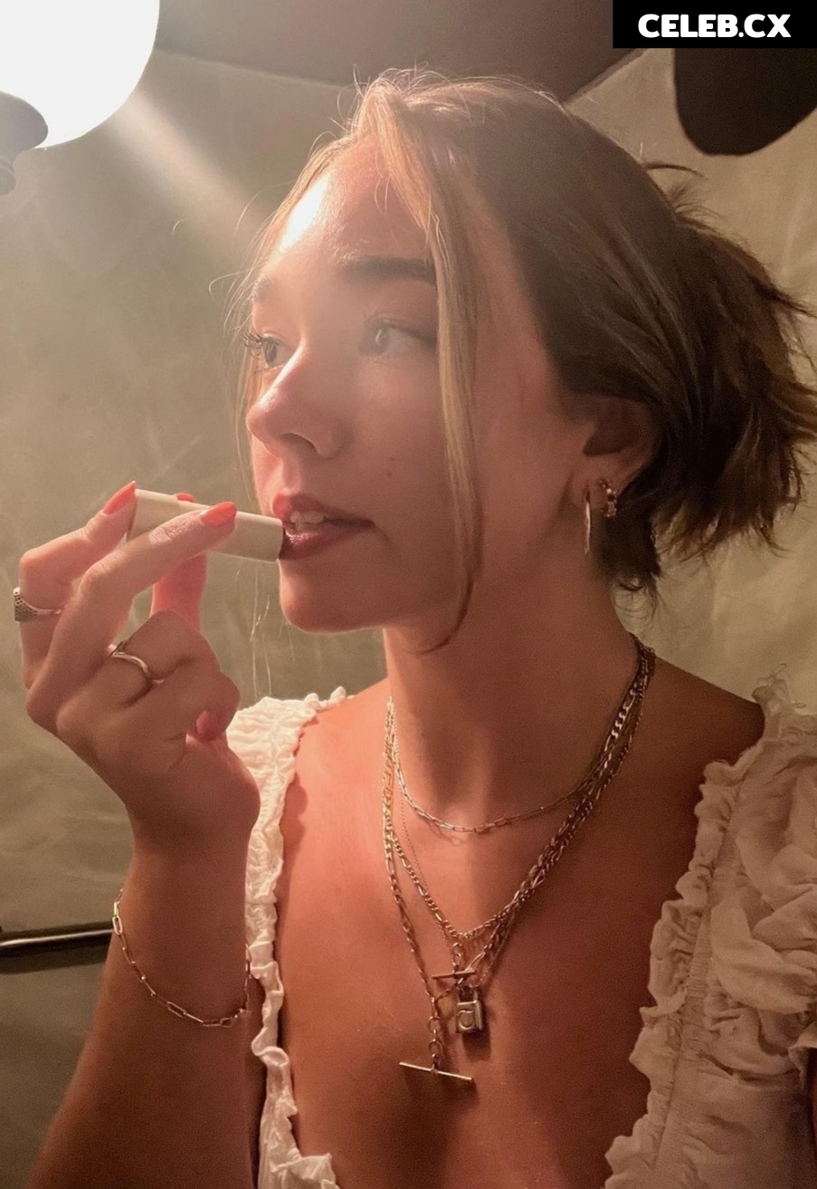 Holly Taylor Image 3005182