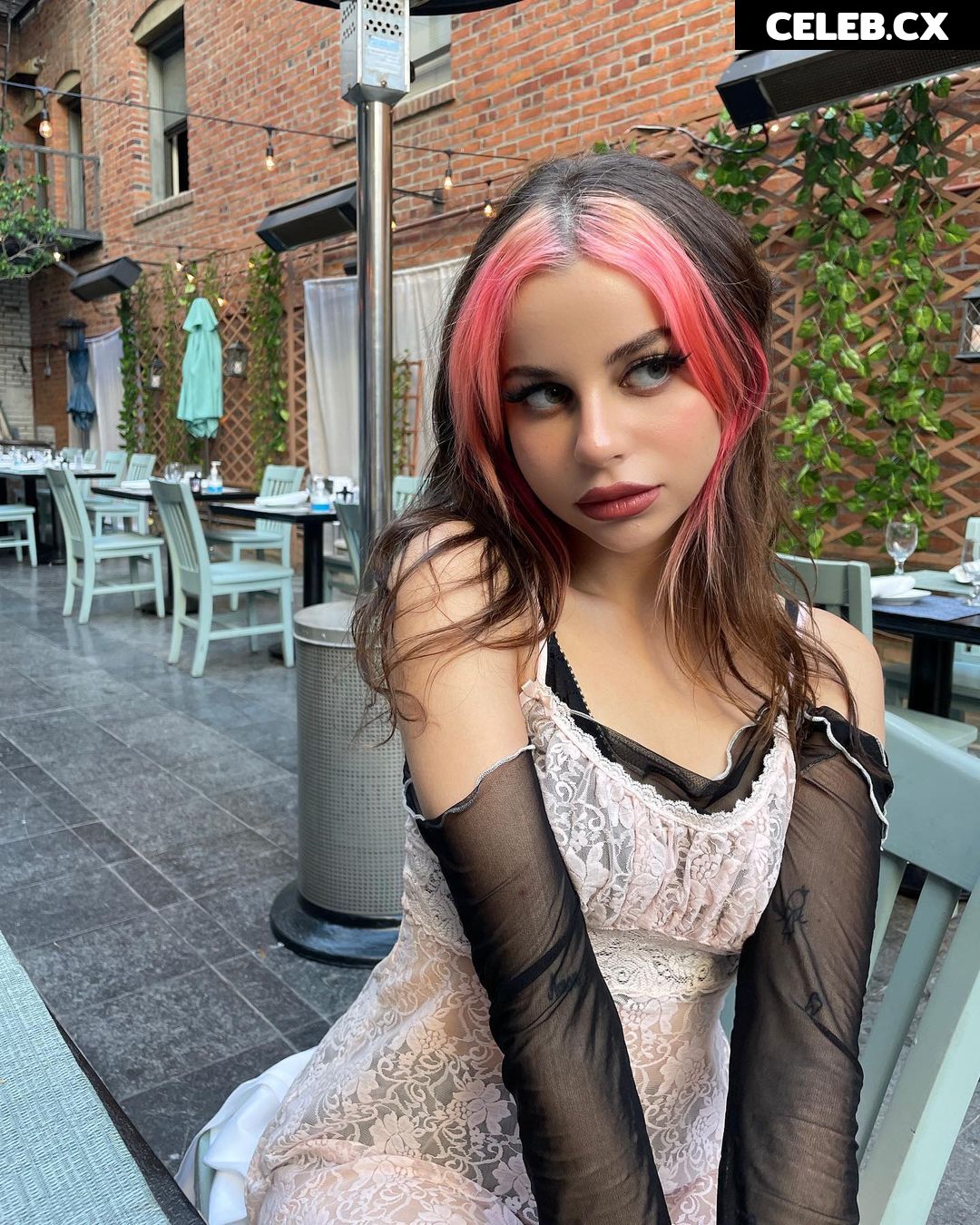 Ellise Image 6978775