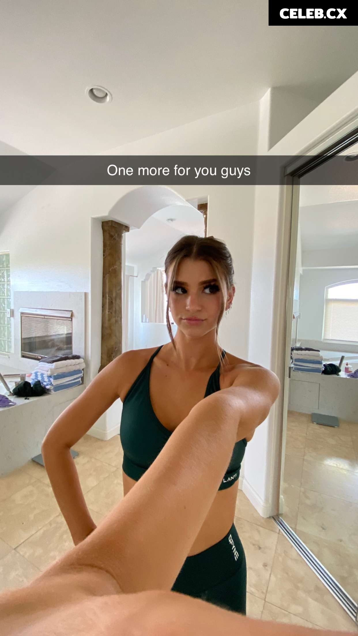 Brooke Monk Image 692365