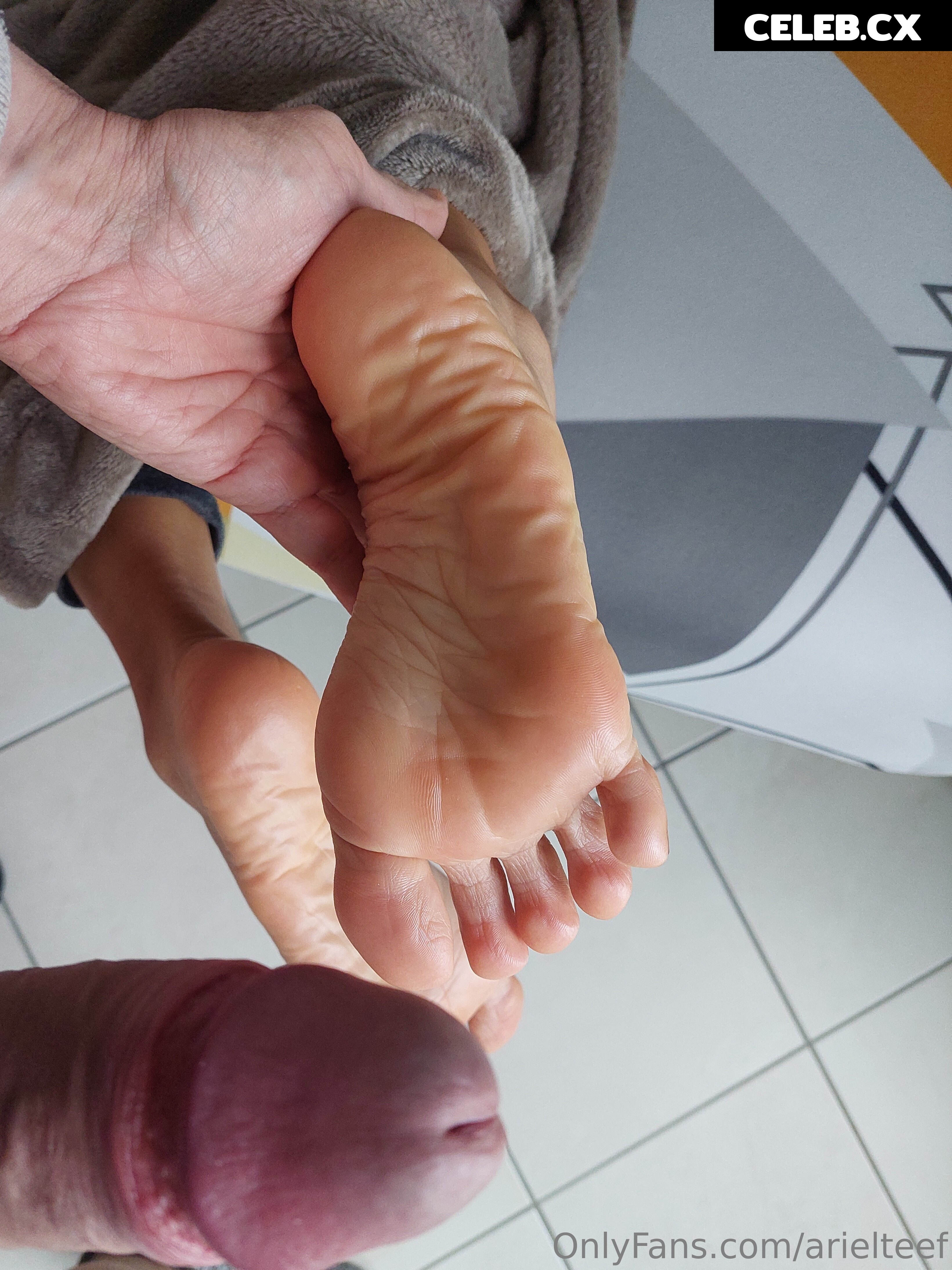 Ariel Feet Image 6685762