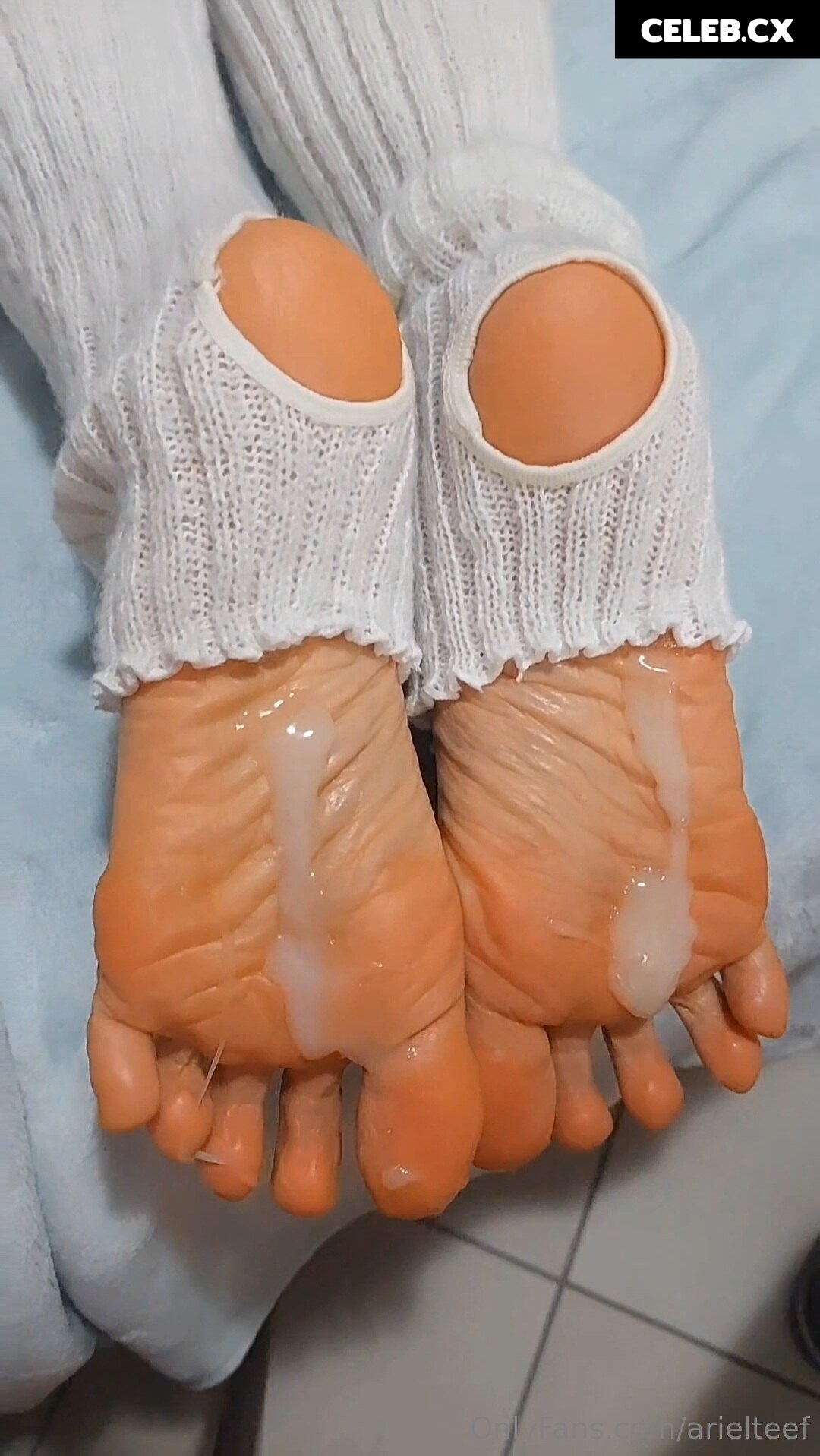 Ariel Feet Image 6687524