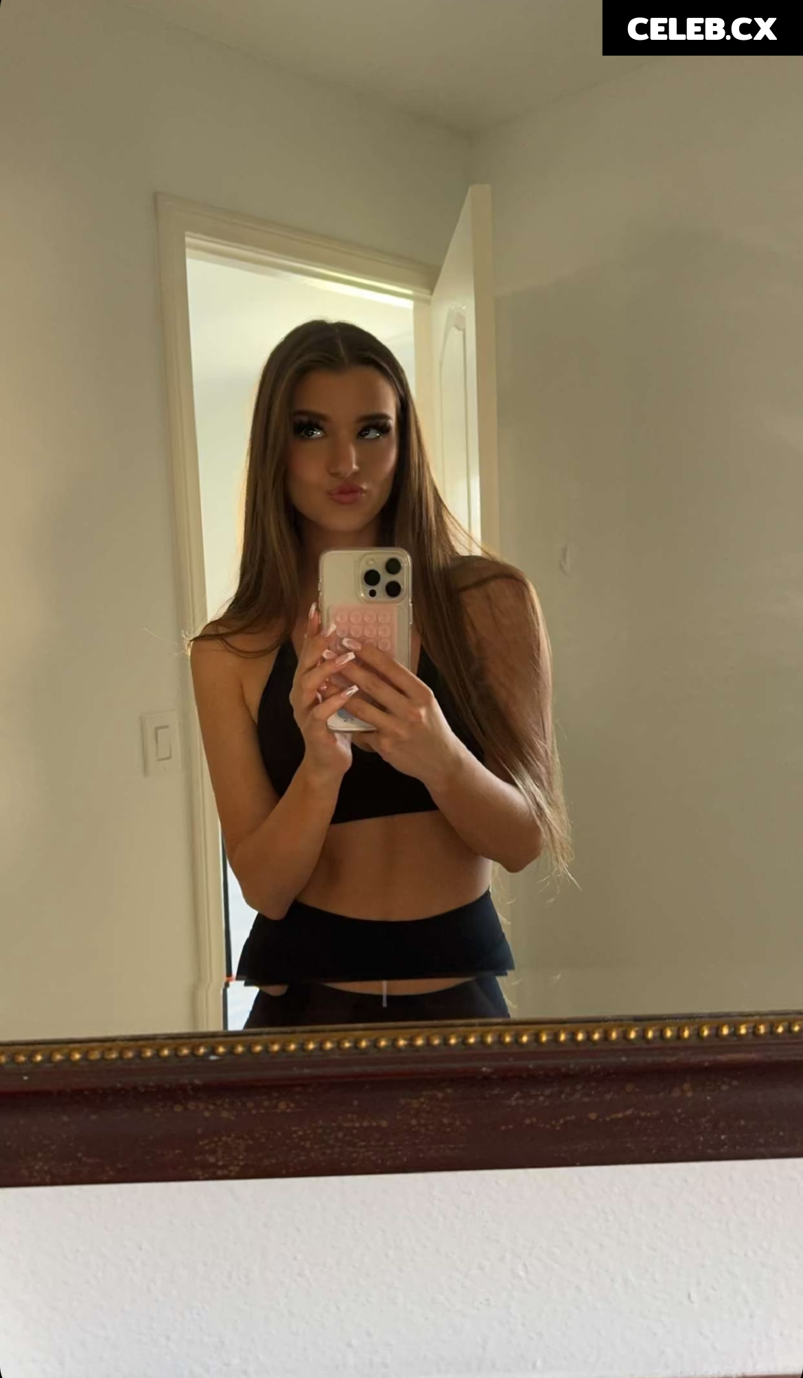 Brooke Monk Image 668323