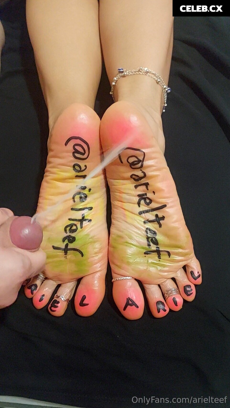 Ariel Feet Image 6688165