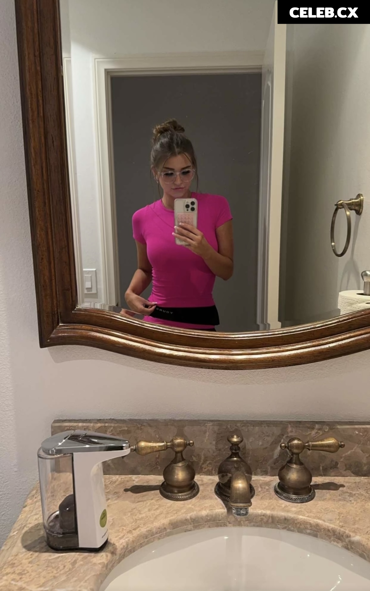 Brooke Monk Image 665092