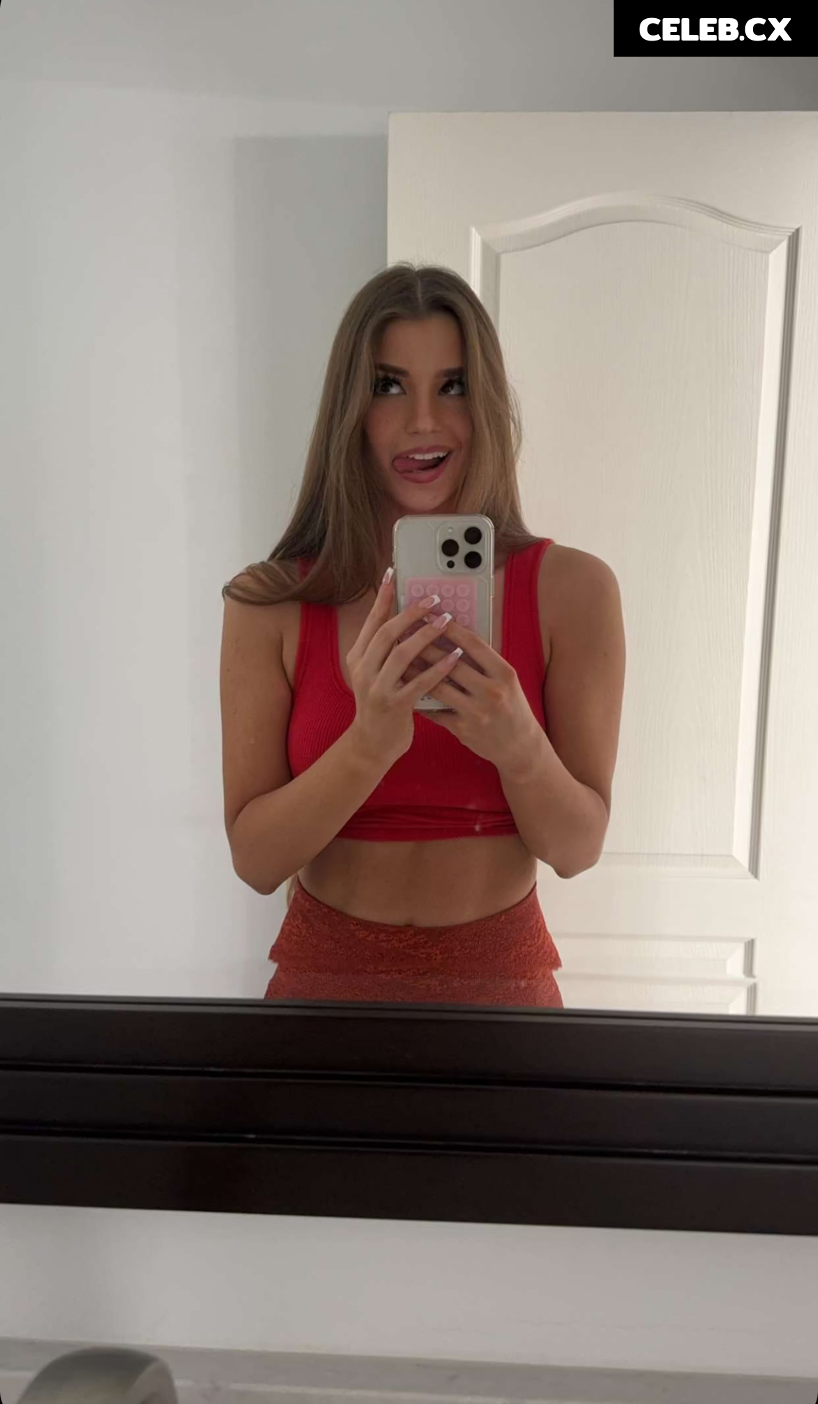 Brooke Monk Image 660361