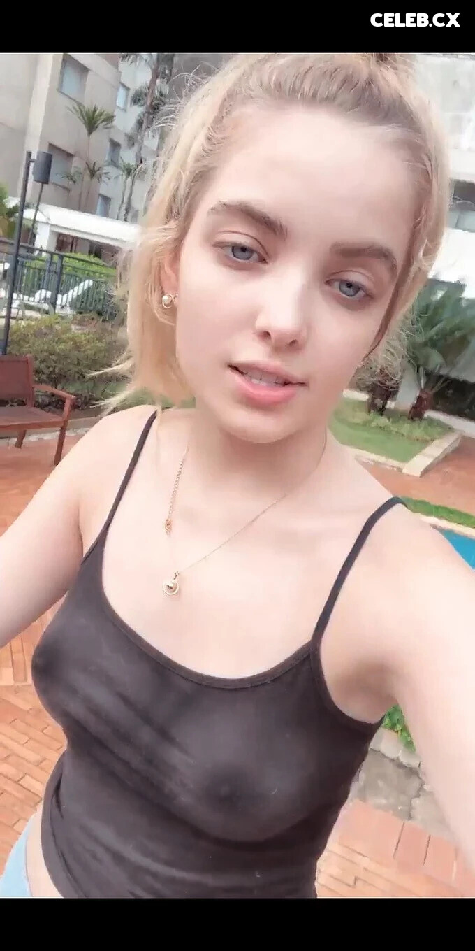 Giovanna Chaves Image 6795084
