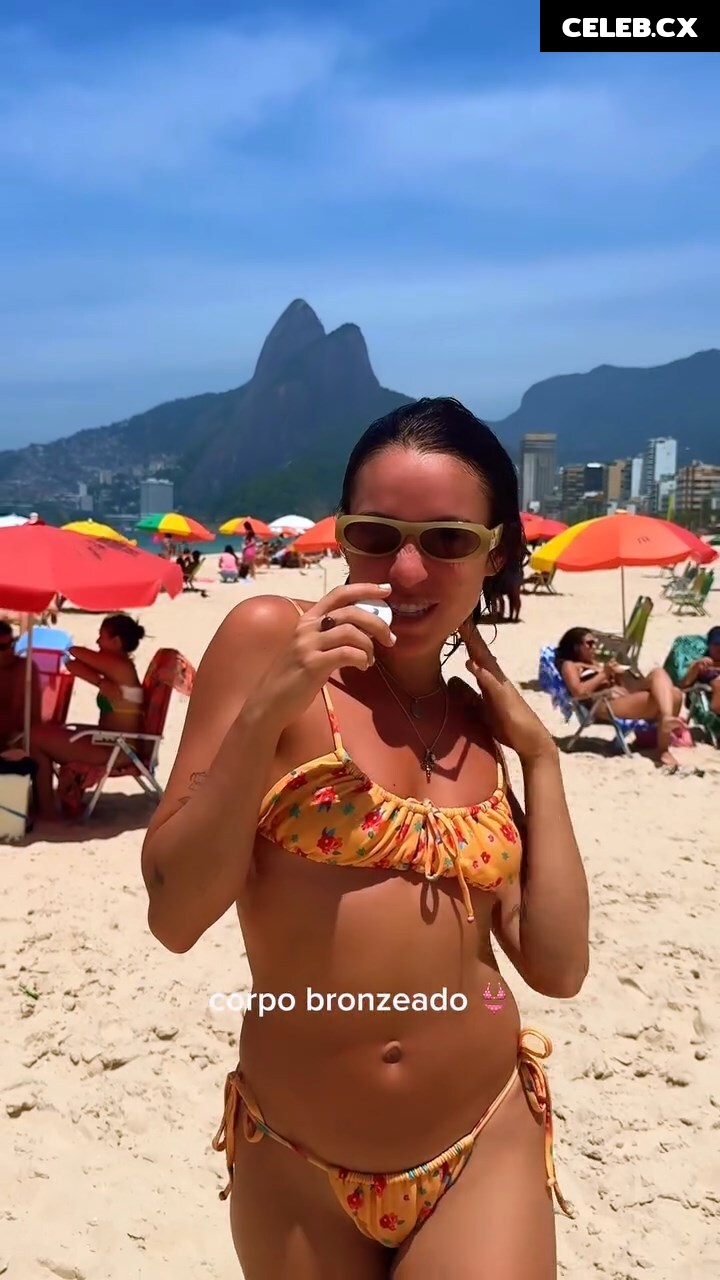 Valentina Bandeira Image 6780900