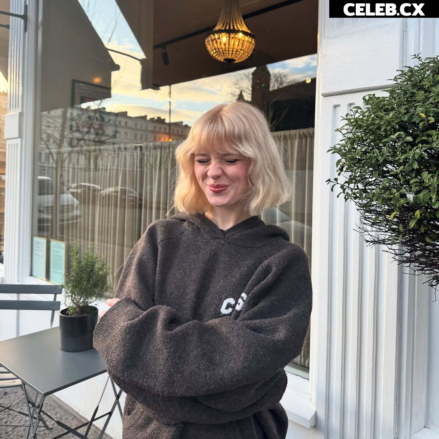 Maisie Peters Image 5862653