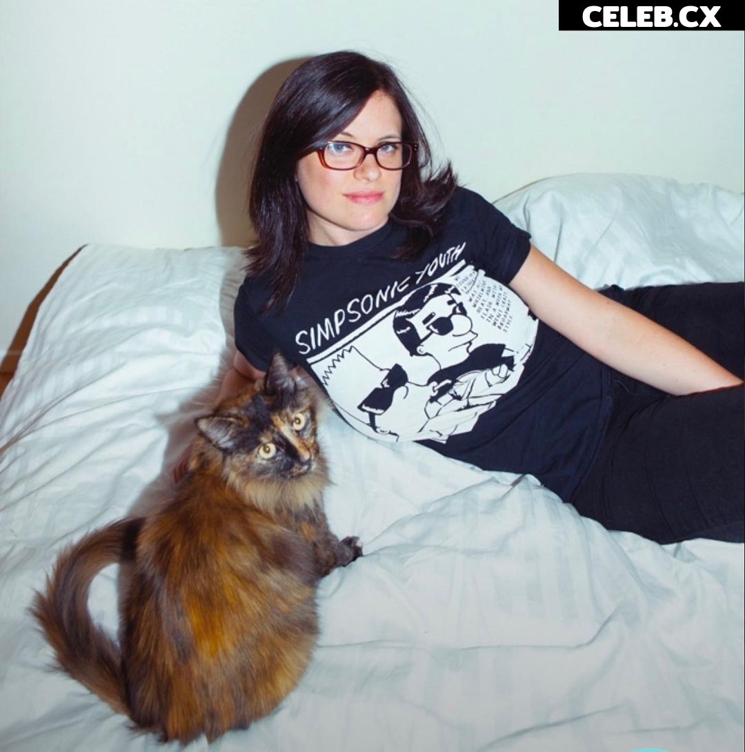 Allie Goertz Image 5858571