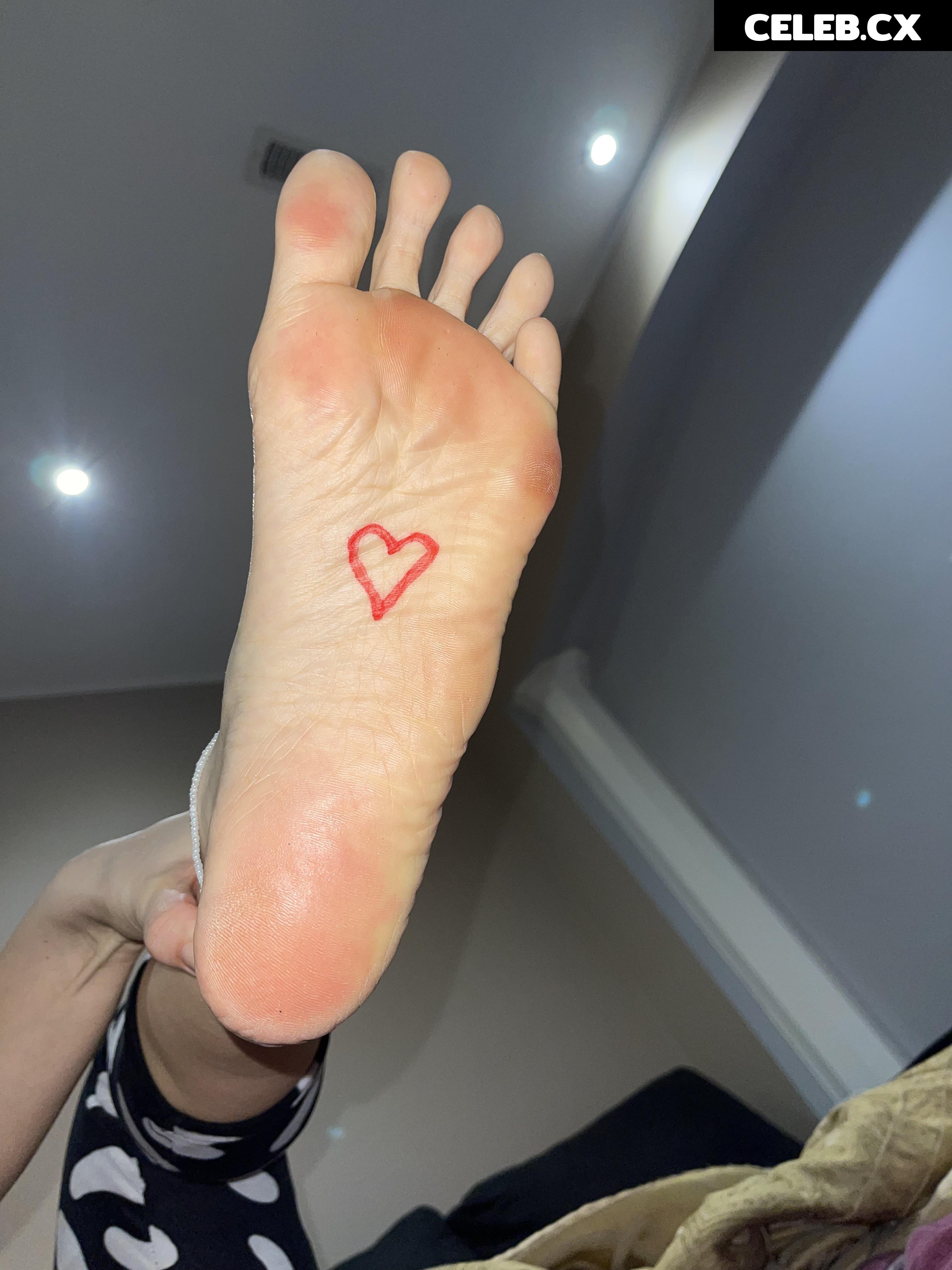 Amber Skye / AmberSkyeToesies Image 5846929