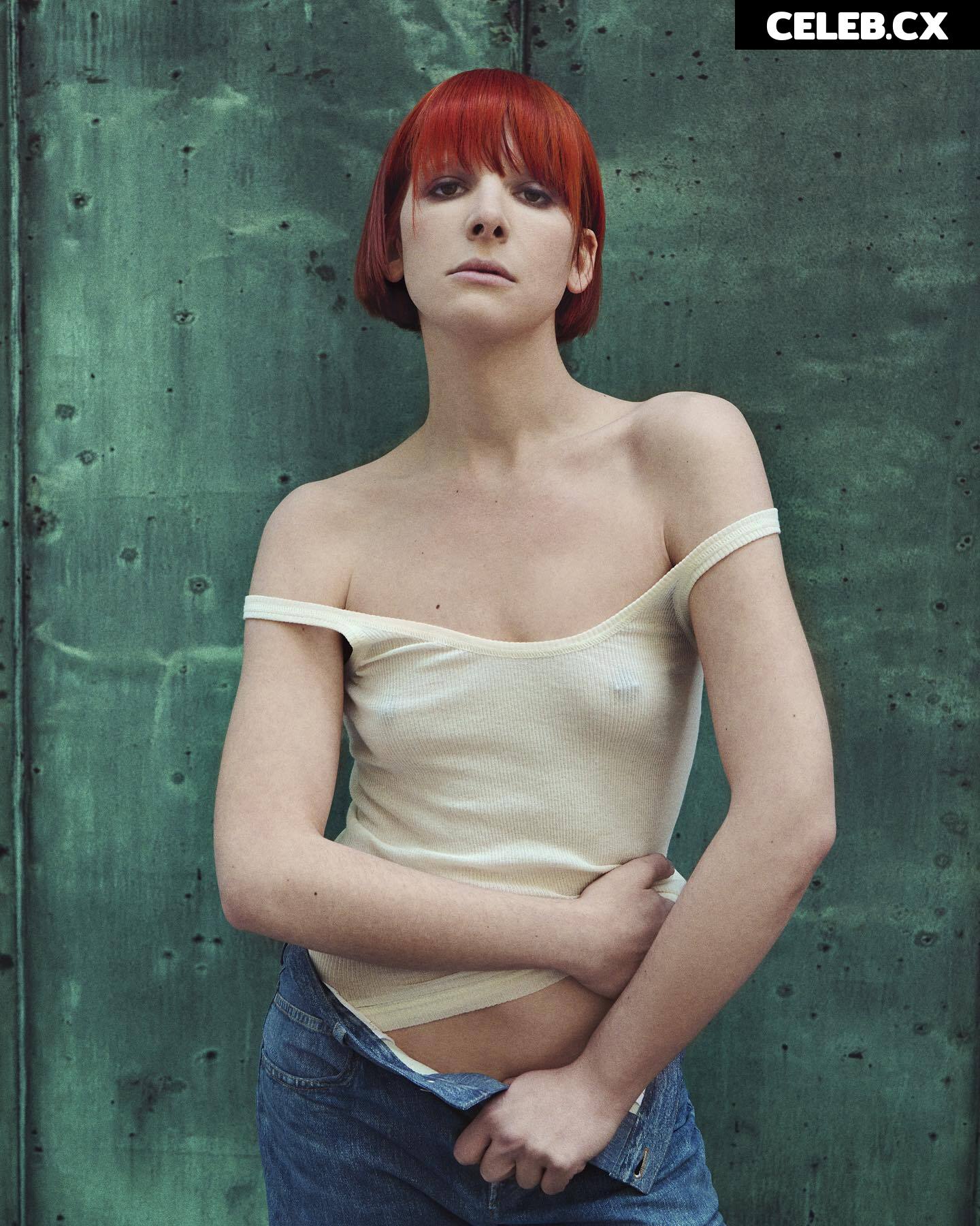 Hari Nef Image 5919701