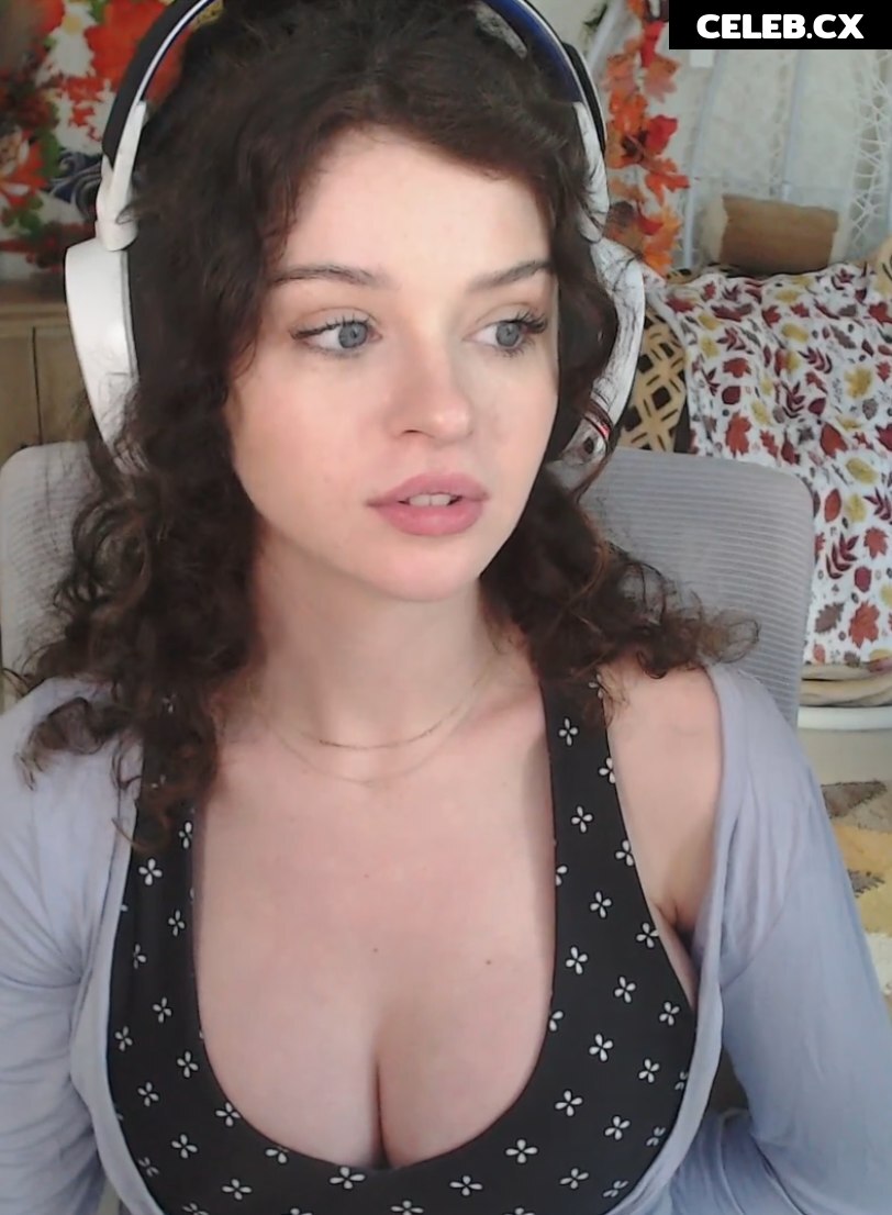 Chloe Lockley Image 4365301