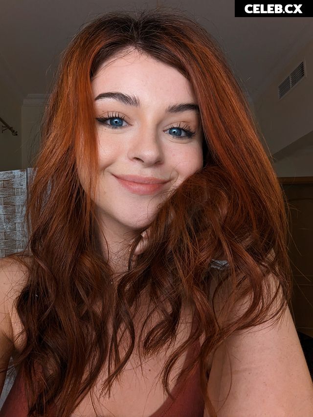 Chloe Lockley Image 4362371