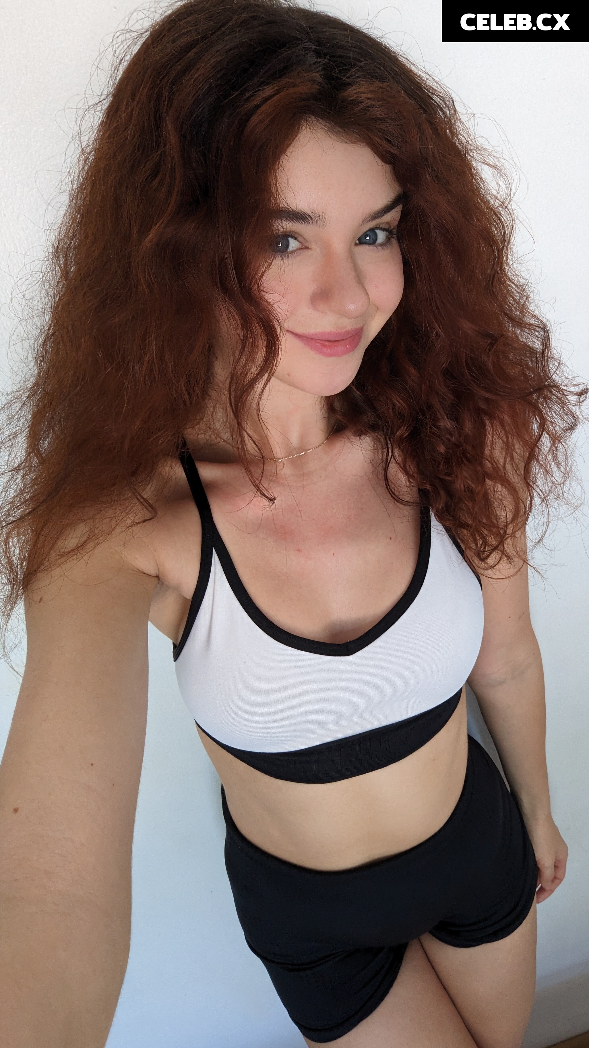 Chloe Lockley Image 4360786