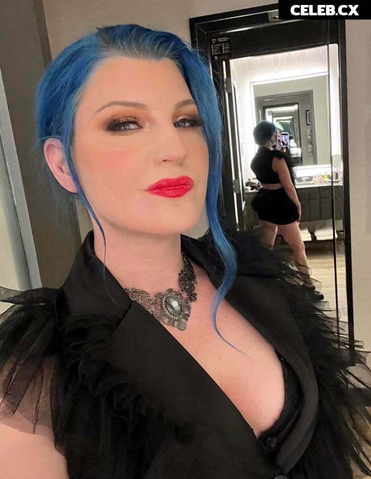 Leva Bates Image 4452877