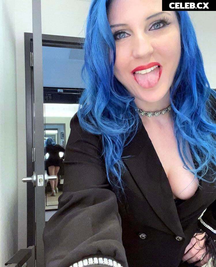 Leva Bates Image 4452718