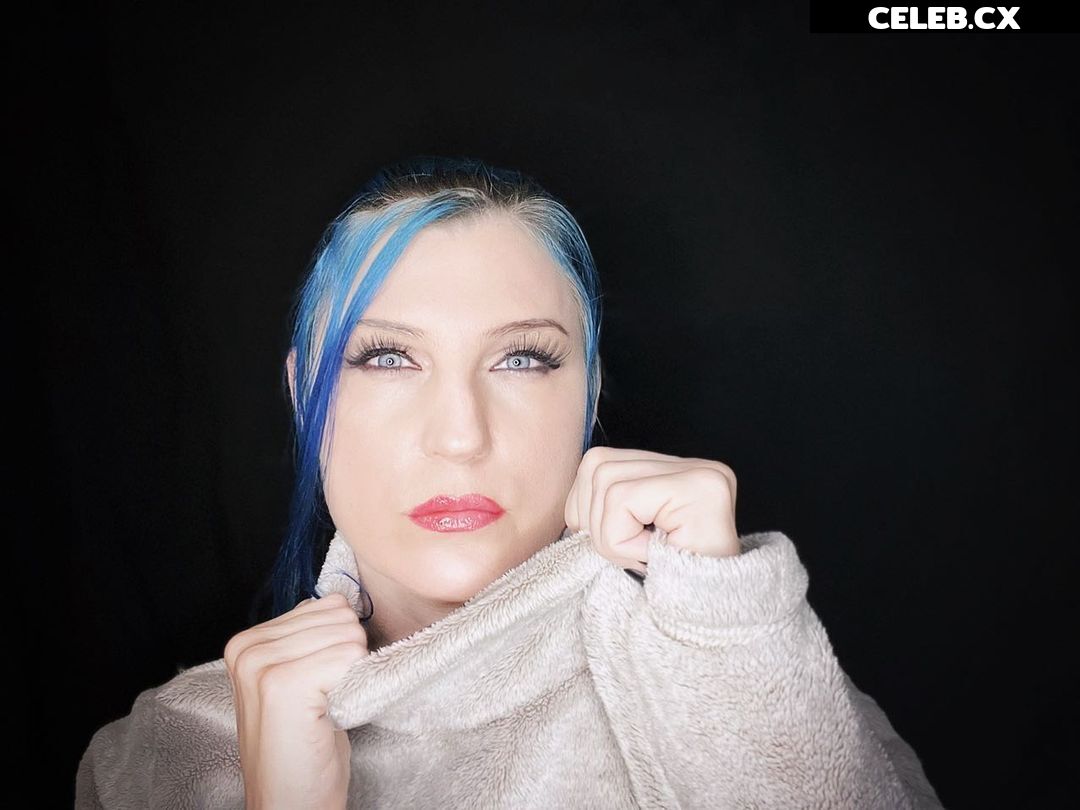 Leva Bates Image 7176443