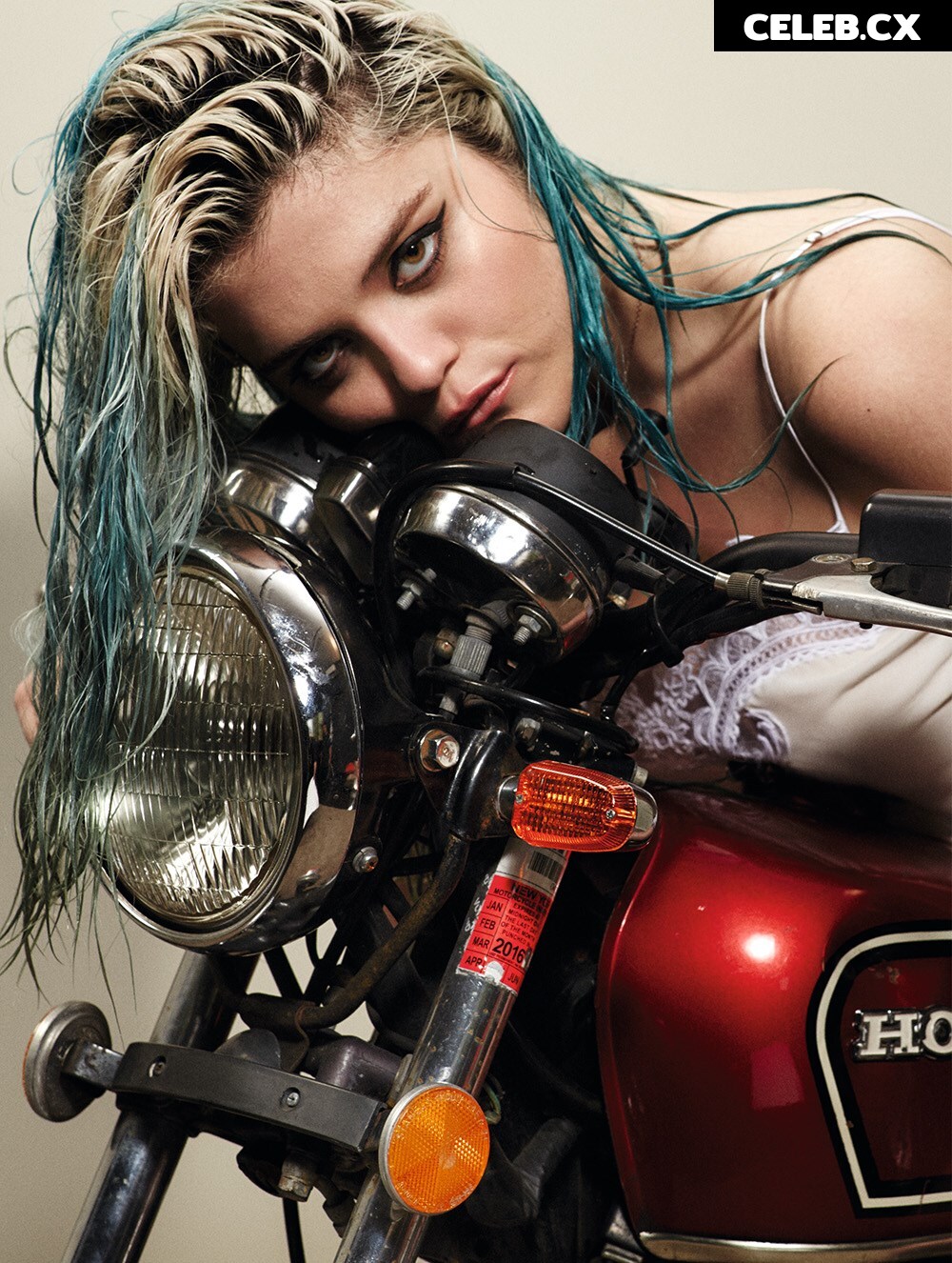 Sky Ferreira Image 7929341