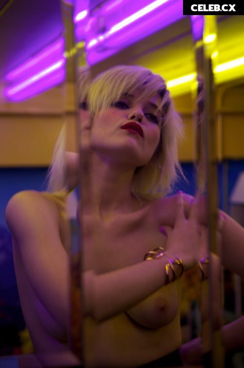 Sky Ferreira Image 7929334
